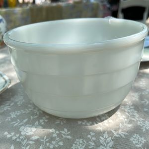 milk glass mixing bowl vintage